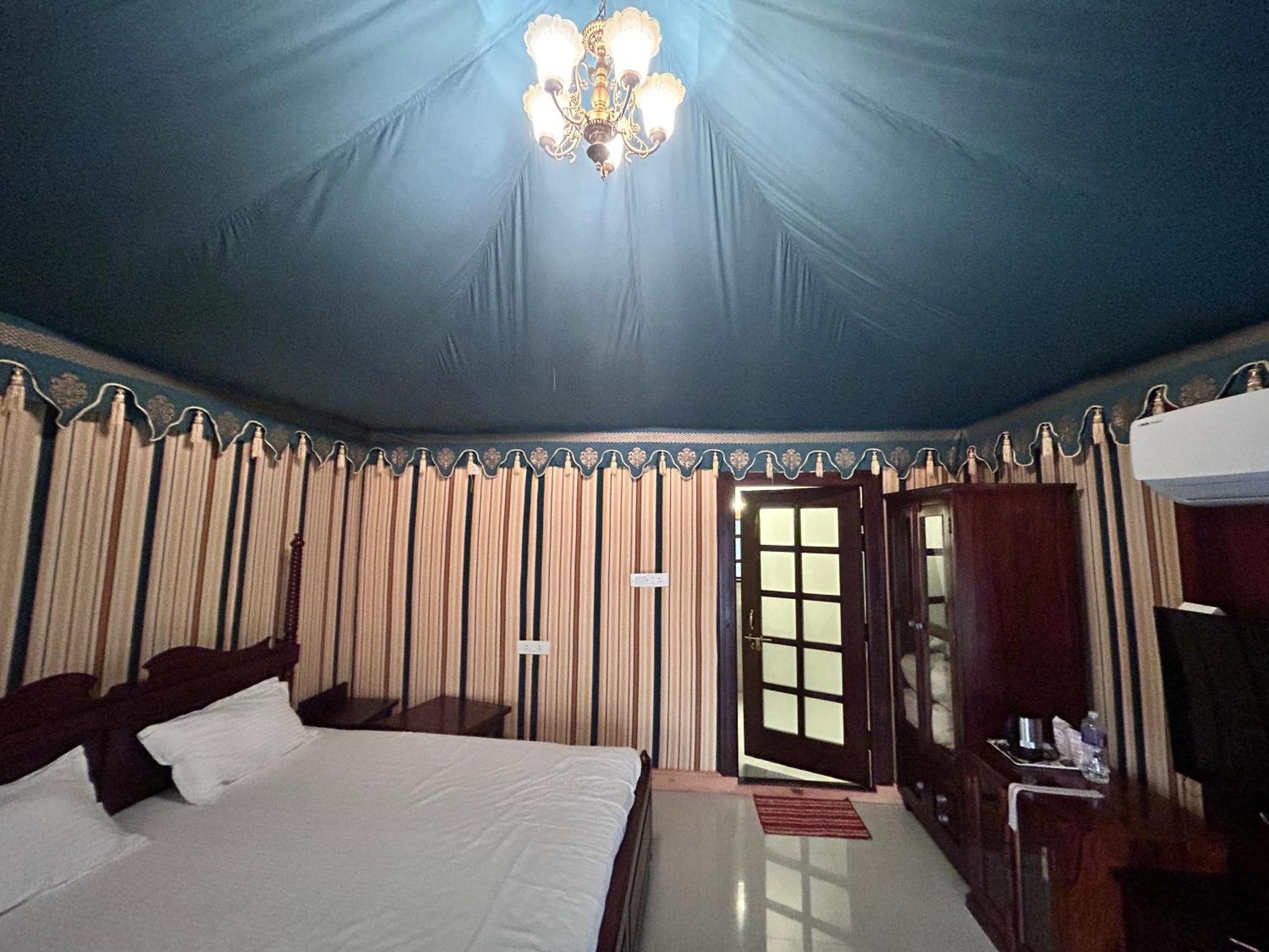 Royal Rajasthan Resort Sikar Esterno foto