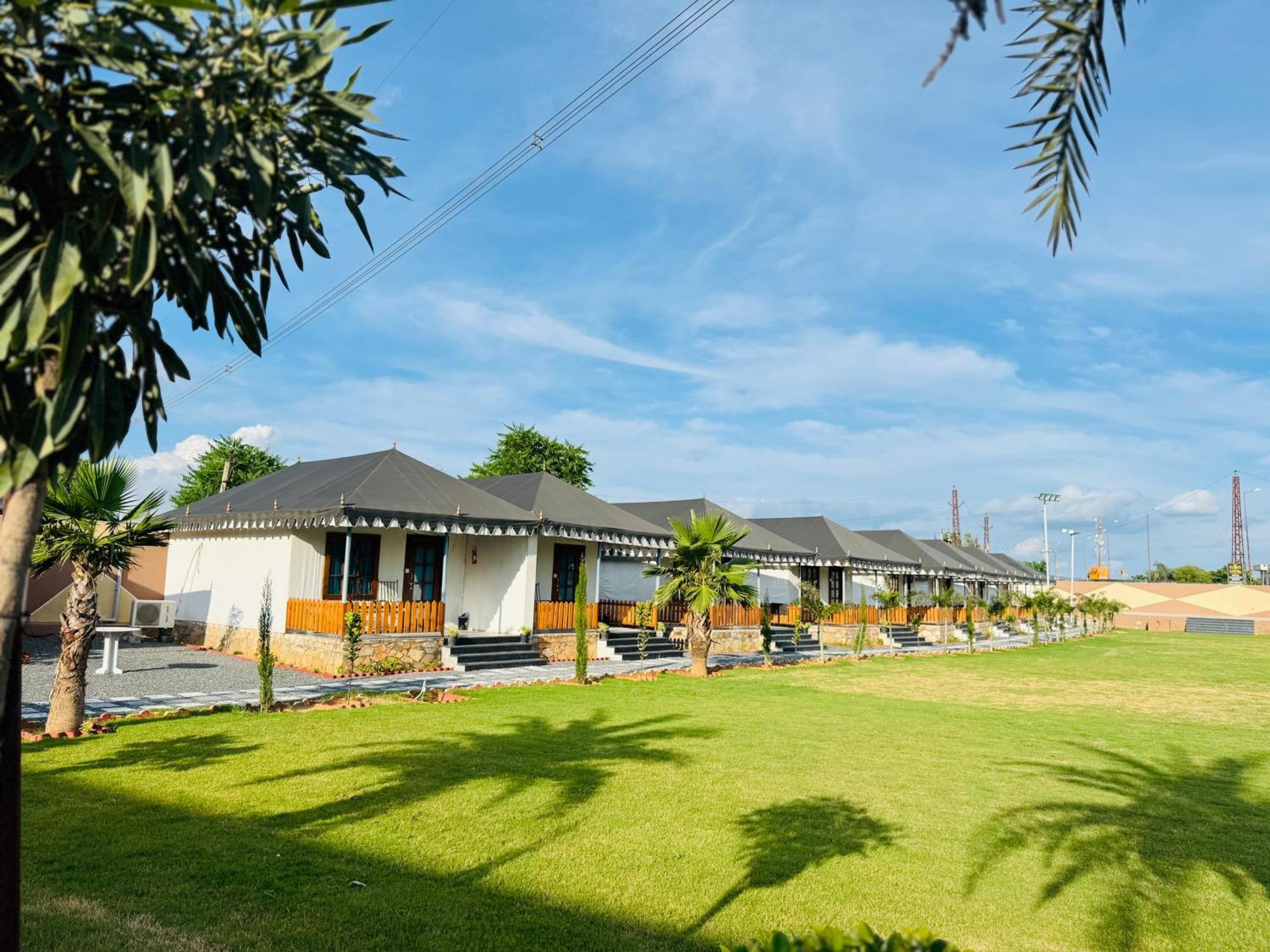 Royal Rajasthan Resort Sikar Esterno foto