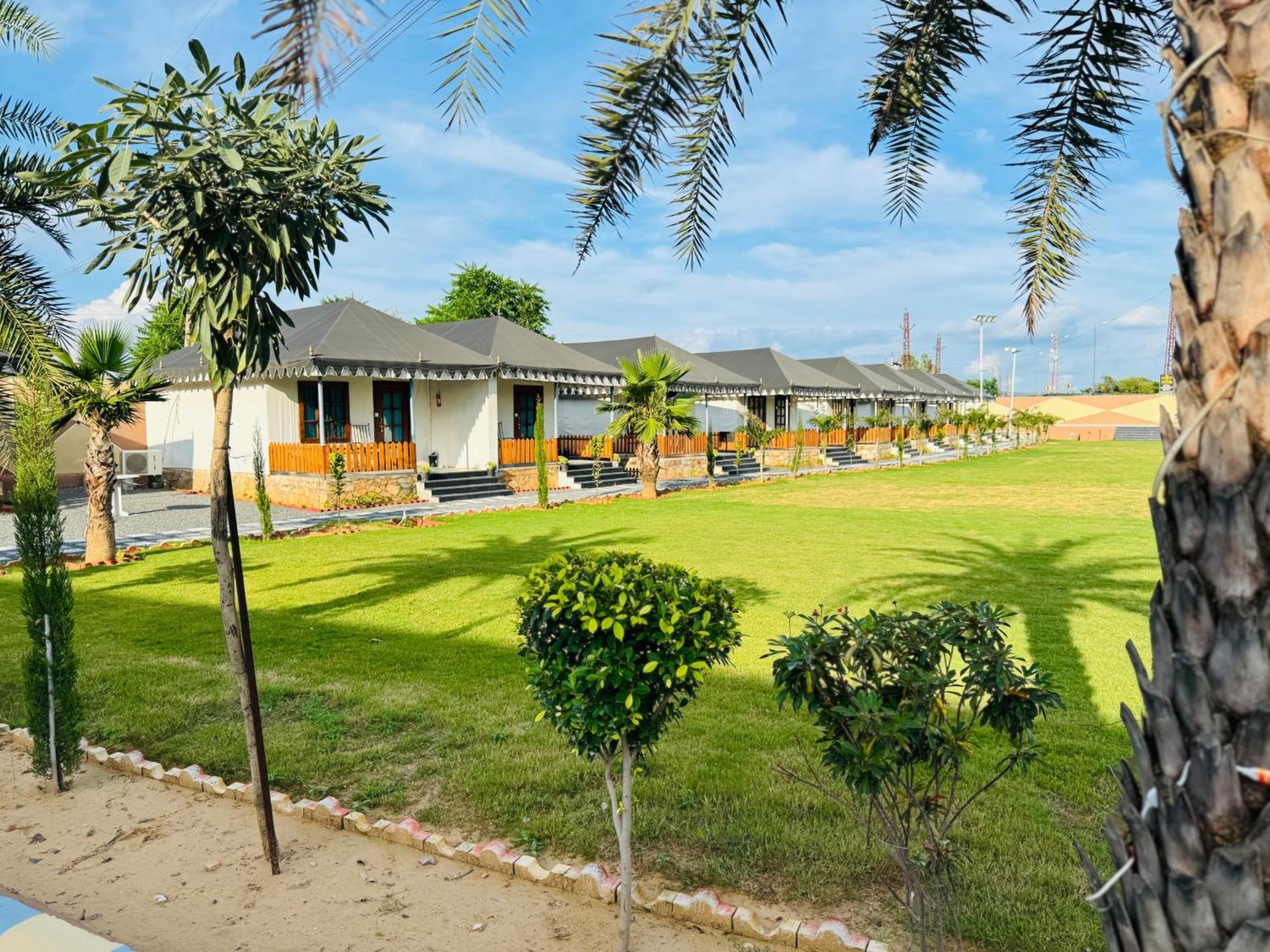 Royal Rajasthan Resort Sikar Esterno foto